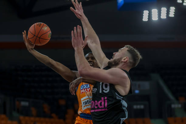 四个空缺名 四个空缺名